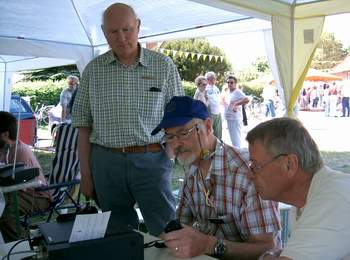 Rudi (DK3BB), Pat Flynn (EI8CN), Ulrich (DK1BV)