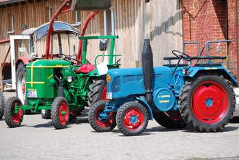 Ein Teil der Oldtimer-Traktorenausstellung